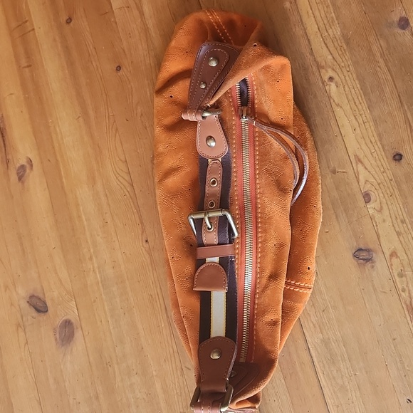 Louis Vuitton Monogram Onatah PM Orange Mahina Suede 13.5x8x5.25 EUC - Picture 5 of 9